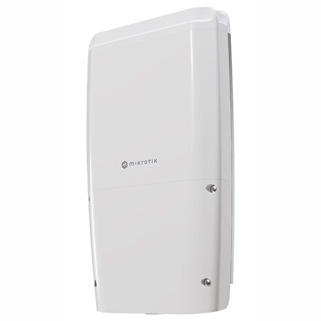 MikroTik FiberBox Plus CRS305, 4x SFP+, 1x GbE, PoE+ in 802.3af/at, IP66, L5