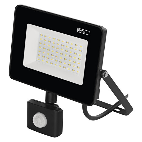 LED REFLEKTOR SIMPO 50W 4500LM PIR