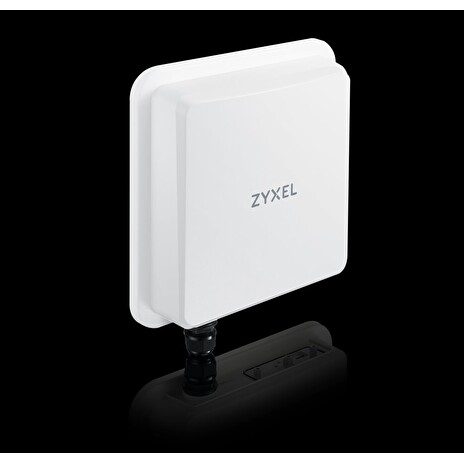 Zyxel NR7102, 5G NR Outdoor Router, 2.5GBs Port, 1 physical SIM Slot,PoE Injector EU Only