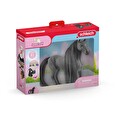 Hračka Schleich Klisna plemene Criollo Definitivo s česací hřívou